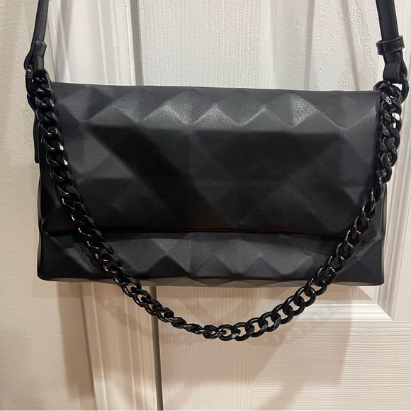 NWOT Black Crossbody or Shoulder Bag with Flap with 42 in shoulder strap - Picture 1 of 10